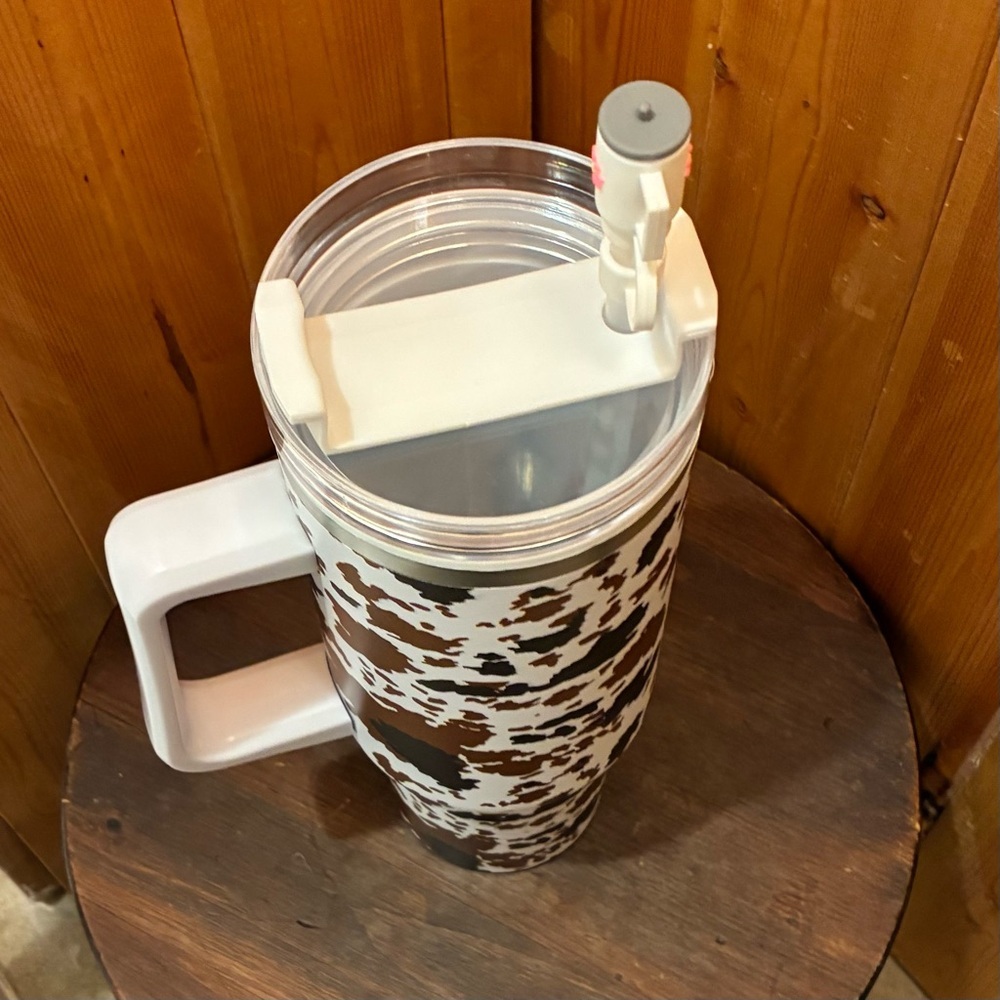 40oz Cow Print Tumbler - NEW - Picture 2 of 8